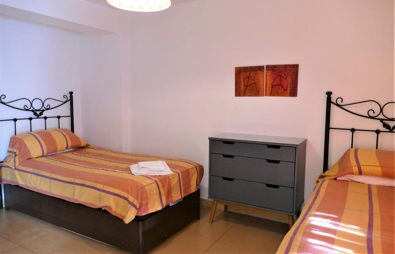 El Descanso - By Costadelsolholiday Family Villa By Marina Heated Private Pool! 贝纳尔马德纳 外观 照片