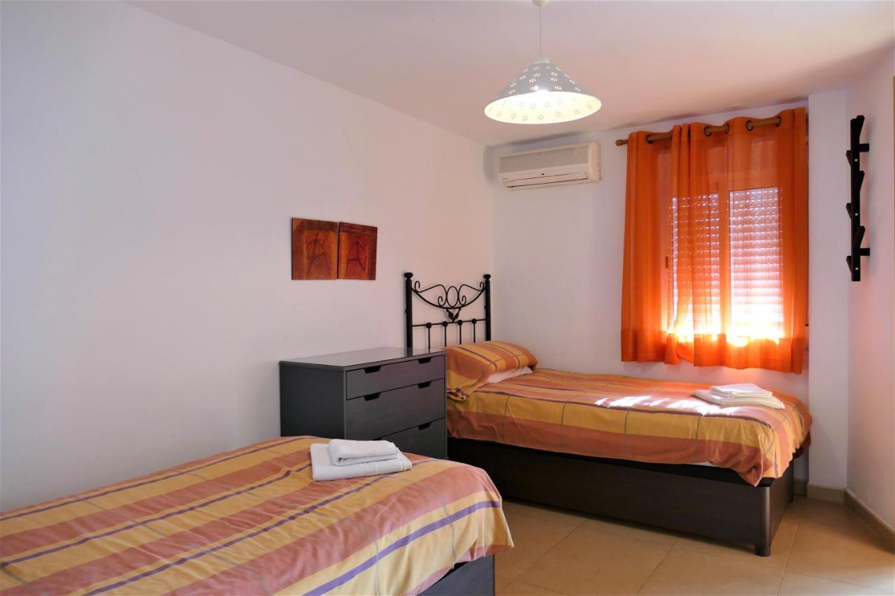 El Descanso - By Costadelsolholiday Family Villa By Marina Heated Private Pool! 贝纳尔马德纳 外观 照片